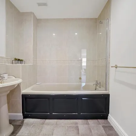 Stylish 3 Bedroom Duplex Penthouse In