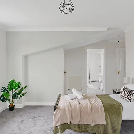 Stylish 3 Bedroom Duplex Penthouse In Appartement *