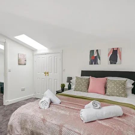 Stylish 3 Bedroom Duplex Penthouse In Appartement *